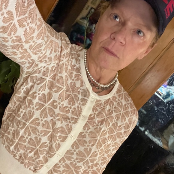 Alexander McQueen Elegant Lace Button-Up sweater- Cream and tan - Picture 6 of 8